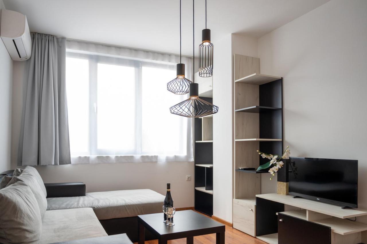 Sunny 1Bdr Apartment Near Center Sofia Exterior foto